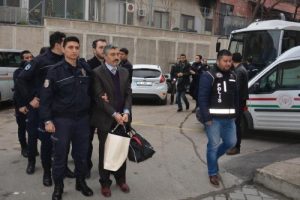Bursa'da FET&Ouml;'den yargılanan dekan tahliye edildi