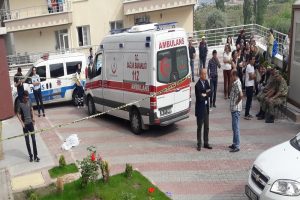 9. kattan d&uuml;şen k&uuml;&ccedil;&uuml;k &ccedil;ocuk hayatını kaybetti