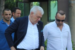 Bursaspor Başkanı Ali Ay'dan hakaret ve k&uuml;fre su&ccedil; duyurusu