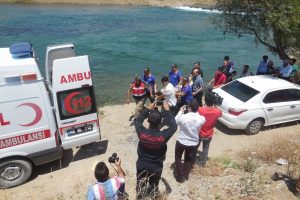 Serinlemek i&ccedil;in girdiği baraj g&ouml;l&uuml;nde boğuldu