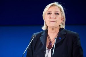 Avrupa Parlamentosu Le Pen'in dokunulmazlığını kaldırdı