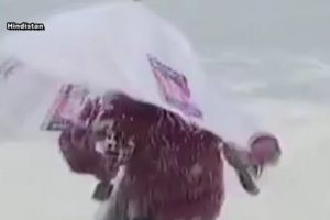 Spikere canlı yayında dalga s&uuml;rprizi