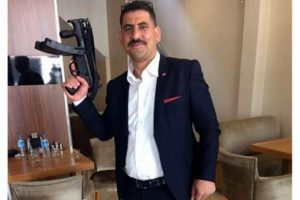 O AK Partilinin istifası istendi