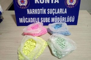 Ecstasy hap ve ka&ccedil;ak i&ccedil;ki operasyonu
