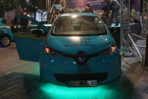 Elektrikli taksiler g&ouml;r&uuml;c&uuml;ye &ccedil;ıktı