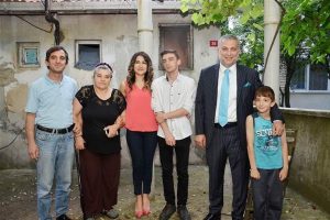 Vekilden s&uuml;rpriz ziyaret: Cem Yılmaz mesaj g&ouml;ndermişti