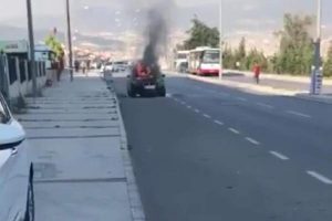 L&uuml;ks otomobil cayır cayır yandı