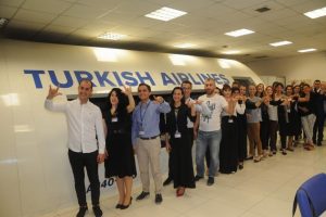 THY'nin kabin memurları işaret dili &ouml;ğreniyor
