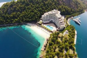 Otel faturasında dikkat &ccedil;eken isim ve tutar