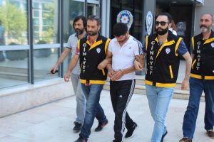 Bursa'da hastaneye getirdiği kadın &ouml;l&uuml;nce ka&ccedil;an zanlı yakalandı!