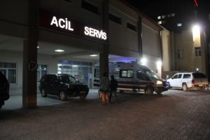 Silah kazayla ateş aldı, 3 polis yaralandı