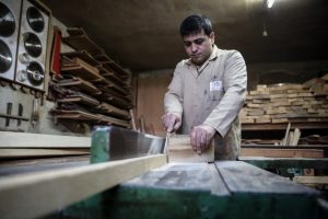 Bursa'da hat ve sedef kakma sanatına ahşaptan "can suyu"