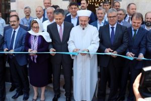 Kaynak ve G&ouml;rmez, tarihi caminin a&ccedil;ılışını yaptı