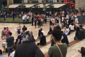 İstanbul'da AVM'de bomba paniği!