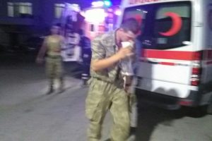 &Ccedil;ok sayıda asker yine hastaneye kaldırıldı!