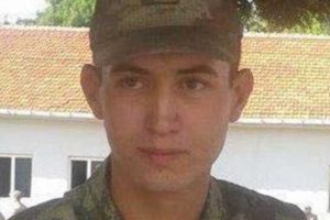 Nezarethanede g&ouml;mleği ile intihar etti