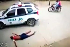 Motosikletli havada defalarca takla attı