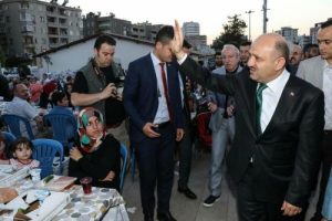 Bakan Işık: Halkın ter&ouml;re tepkisi, kentin &ouml;n&uuml;n&uuml; a&ccedil;acak