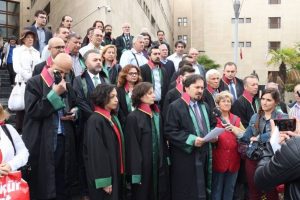 Bursa'dan sert tepki: Adliyelerde, saray kuralları h&uuml;k&uuml;m s&uuml;r&uuml;yor