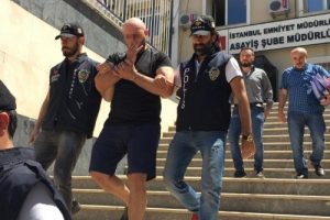Muştalı gasp &ccedil;etesi polis tarafından yakalandı