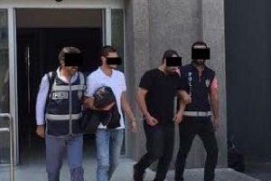 Fabrikadaki yolsuzluğu &ccedil;alışan ortaya &ccedil;ıkardı