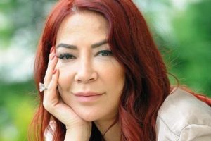 &Uuml;nl&uuml; yazar Ayşe Aral hayatını kaybetti