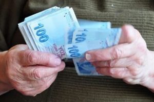 Emekliler bayrama kadar maaşlarını alacak