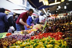 Bursa'da bayram şekerleri tezgahlarda yerini aldı