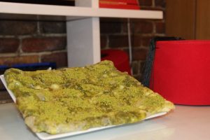 Ucuz baklava ve &ccedil;ikolataya dikkat
