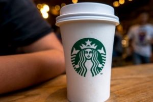 Starbucks 2 bin 500 sığınmacıyı istihdam edecek