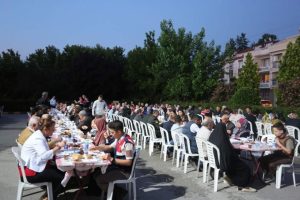 Bursa G&uuml;rsu'da şehit ve gazi ailelerine iftar