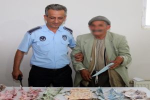 75'lik dilenciden 7 bin lira &ccedil;ıktı