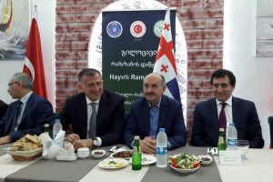 M&uuml;ezzinoğlu, Batum'da Bursalıların iftarına katıldı