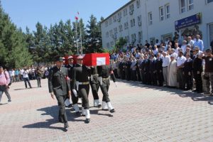 Şehit korucu son yolculuğuna uğurlandı