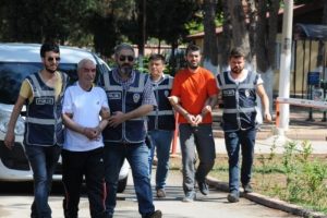 Baba ve oğlunun &ouml;ld&uuml;r&uuml;ld&uuml;ğ&uuml; arsa kavgasında 5 ş&uuml;pheli adliyede