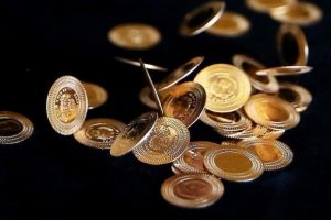 T&uuml;rkiye'de kişi başına 5,5 gram altın d&uuml;ş&uuml;yor