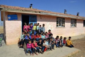 PKK'nın şehit ettiği &ouml;ğretmenin okulunda yas