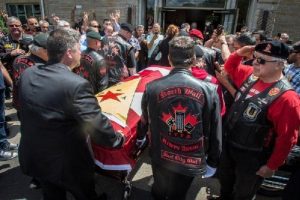 Kanadalı YPG'li, &ouml;ld&uuml;kten 6 ay sonra toprağa verildi