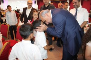 &Ouml;ks&uuml;z b&uuml;y&uuml;yen Vali duygulu anlar yaşadı