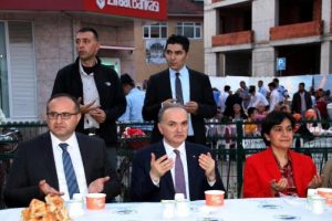 &Ouml;zl&uuml;: Teknoloji &uuml;reten T&uuml;rkiye i&ccedil;in seferberlik halindeyiz
