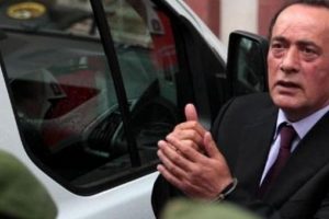&Ccedil;akıcı i&ccedil;in hastane kurşunlamaya 15 yıl!