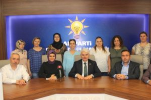 AK Parti Bursa Osmangazi'den &ccedil;ocuklara bayram hediyesi