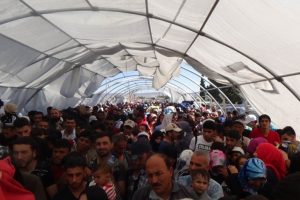 &Uuml;lkelerine giden Suriyelilerin sayısı 70 bine yaklaştı