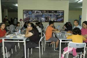 Bursa Uludağ &Uuml;niversitesi iftarda 50 bin kişiyi ağırladı