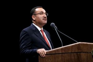 Bozdağ'dan Kılı&ccedil;daroğlu'na 'istifa &ccedil;ağrısı'