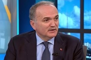Bakan &Ouml;zl&uuml;: Sanayici hafta sonu &ccedil;alışmaya devam edebilecek