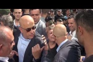 Enis Berberoğlu cenaze i&ccedil;in cezaevinden &ccedil;ıktı, ilk kez konuştu