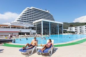 Kuşadası'nda doluluk y&uuml;zde 90'a ulaştı