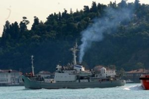 Rus istihbarat gemisi Boğaz'dan ge&ccedil;ti