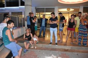 Kapıda kalan tatilcilerden yeni haber...